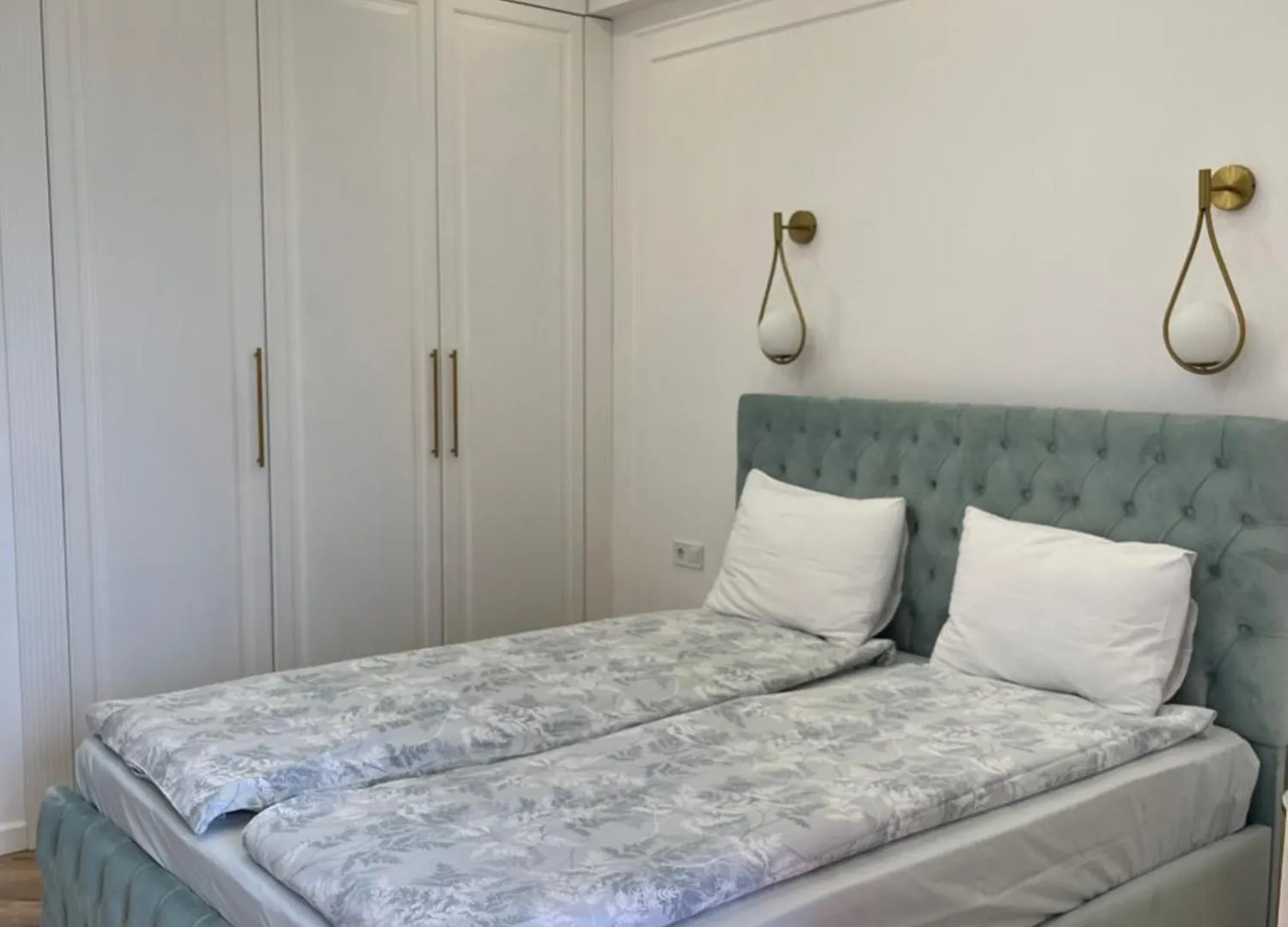 Old City Apartment contacts